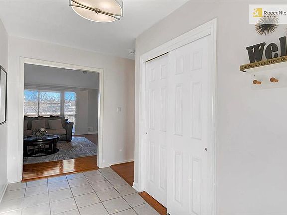 4th image of 1004 W 93rd St