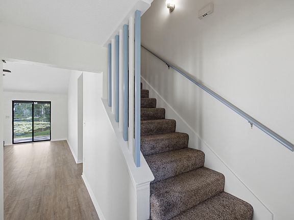 3rd image of 109 Crystal Lake Ln