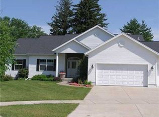 4502 Woodsonia Ct NW, Cedar Rapids, IA 52405