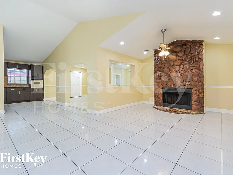 12126 Dakota Woods Ln — Photo 3