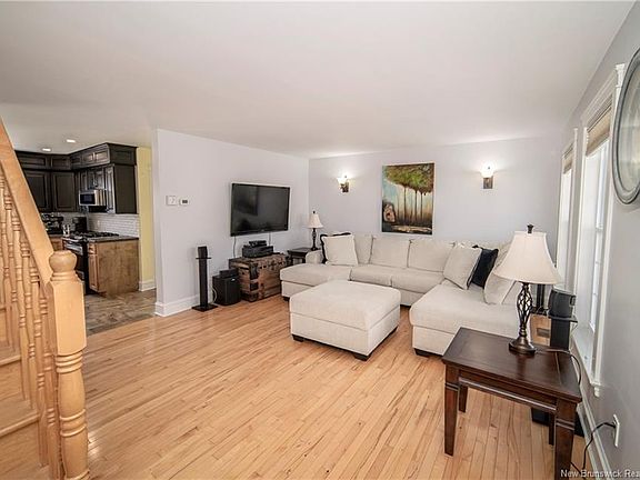 4th image of 38 Red Maple Ct