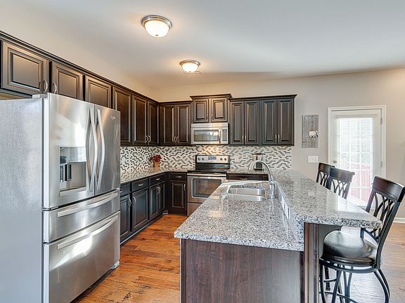 4th image of 155 N Shadowhaven Way