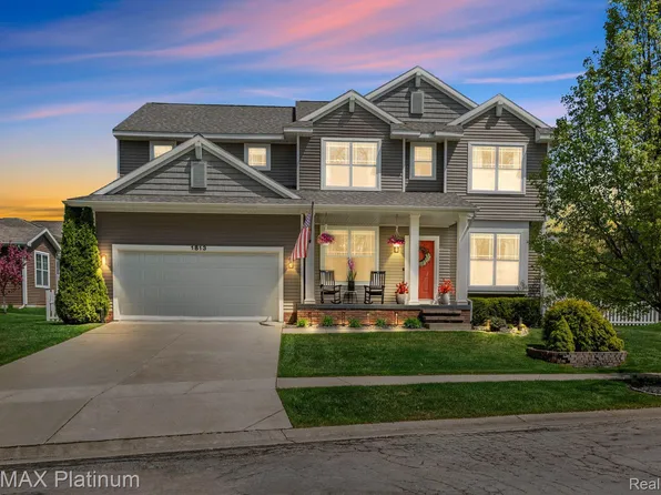 1813 Garfield St, Howell, MI 48855