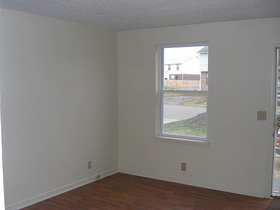 2nd image of 3519 Brookway Dr