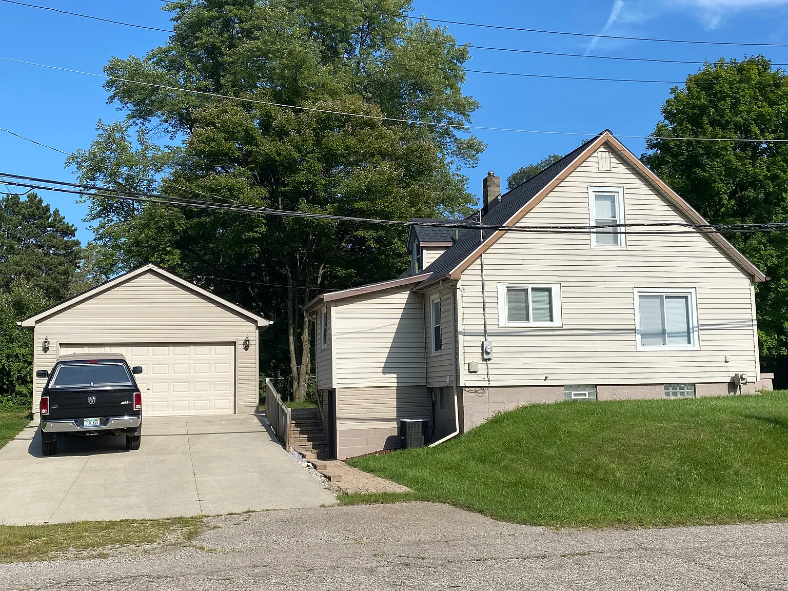 4 bed, 1492 sqft, $2,200 — Photo 4