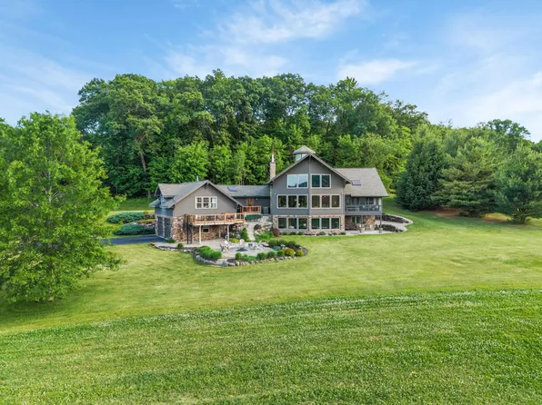 E9512 Freedom Rd, North Freedom, WI 53951