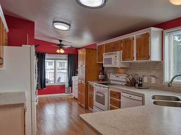 5th image of 18913 E Jackson Dr