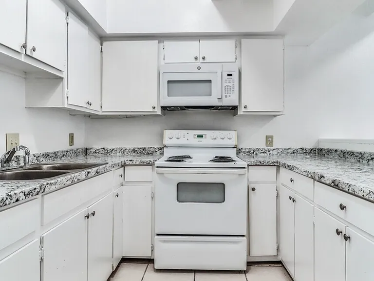 815 Martin Luther King Jr Dr — Photo 6