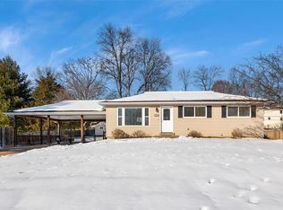 639 Highland Dr, Ballwin, MO 63011