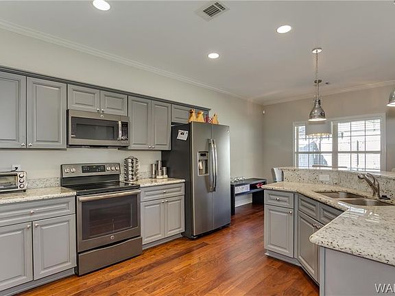 4th image of 5441 Moores Cir