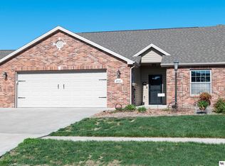 8220 Trail Ridge Ct, Lincoln, NE 68505