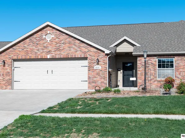 8220 Trail Ridge Ct, Lincoln, NE 68505