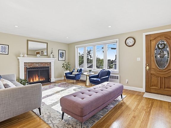 3rd image of 115 Collincote St