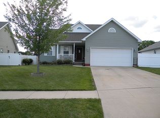 1171 Jackson Dr, Owosso, MI 48867