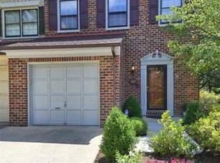 5879 Woodfield Estates Dr, Alexandria, VA 22310