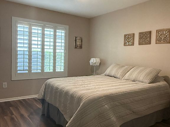 2nd image of 1901 Villa Palms Ct