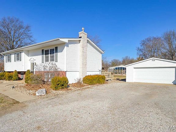 3rd image of 203 Elizabeth Dr