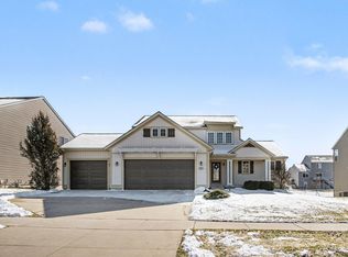 1080 Cobblestone Way Dr SE, Byron Center, MI 49315