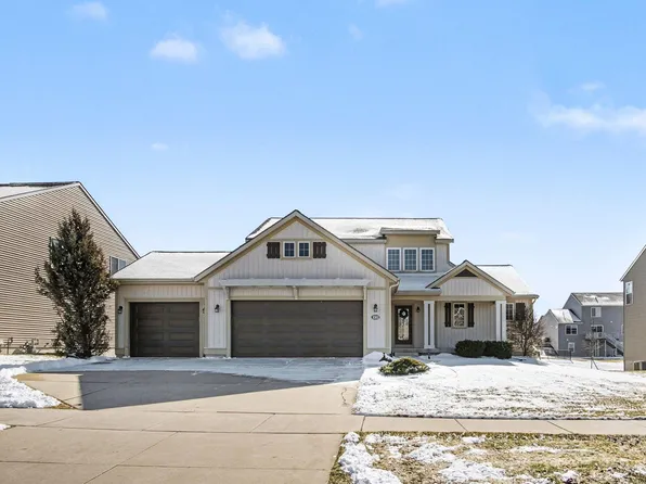 1080 Cobblestone Way Dr SE, Byron Center, MI 49315