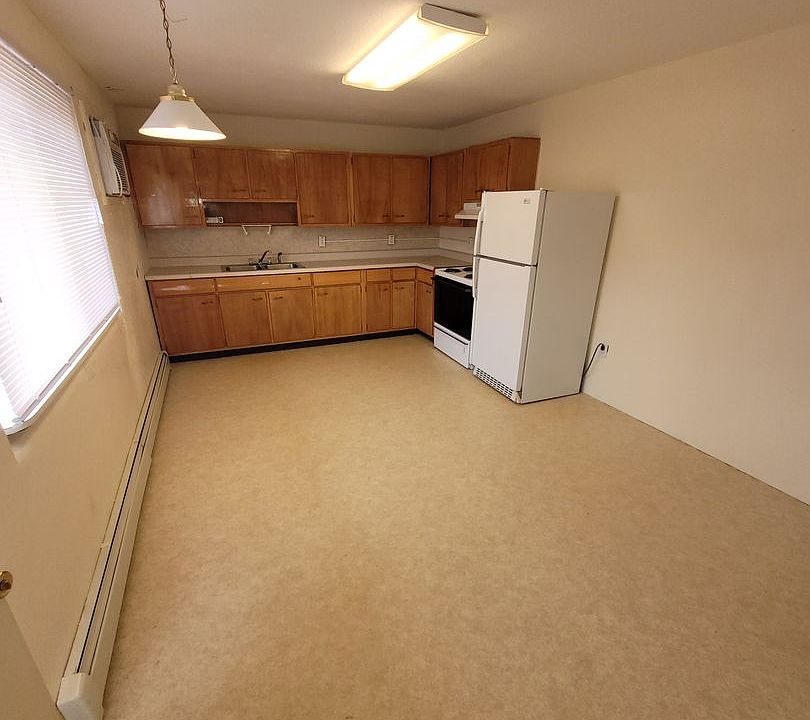 1st image of 703 S Prairie Ave #D