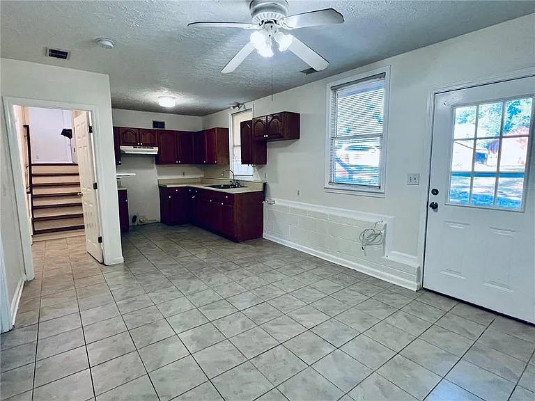 4005 Shallowford Rd — Photo 13