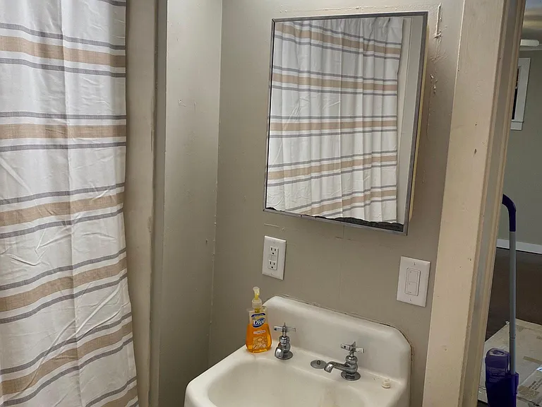 421 Harding St #D — Photo 5
