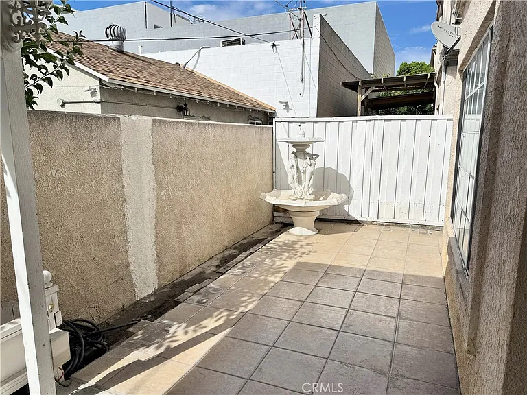 18319 Hart St #3 — Photo 15