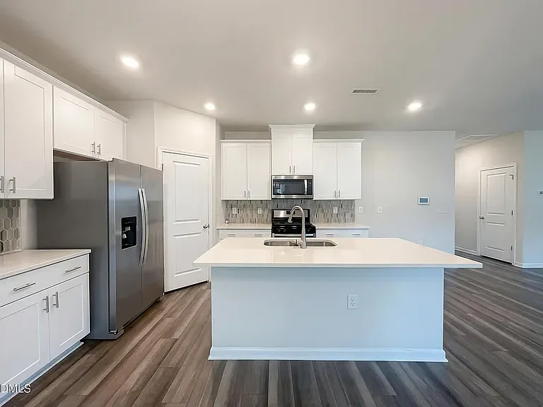 1014 Depot Dr — Photo 3