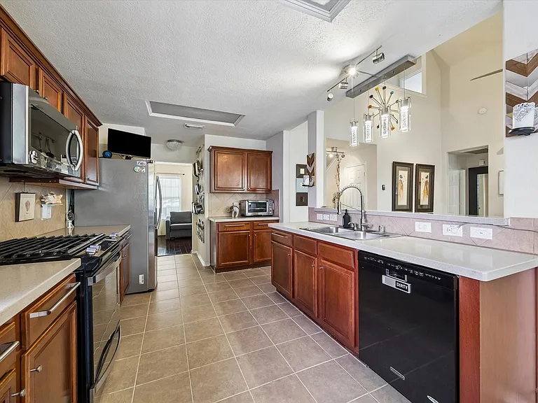 2802 White Sands Dr — Photo 7