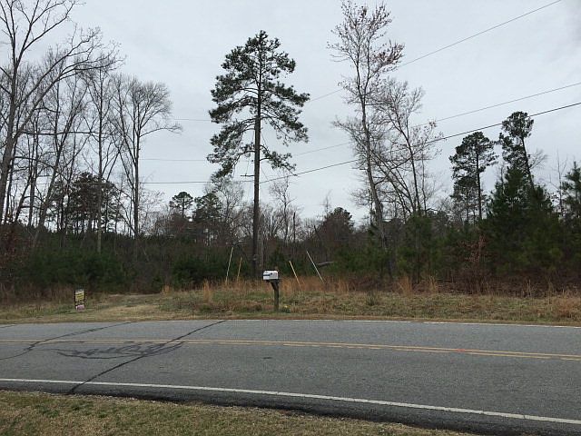 1st image of 674 Pine Tree Dr