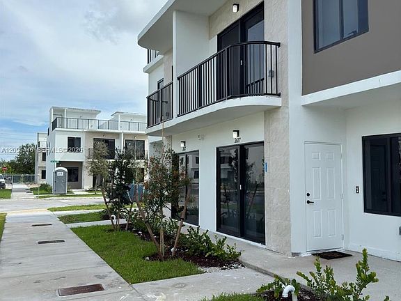 2nd image of 26115 SW 145th Ct #26115