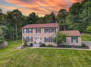 77 Lexington Dr, Newburgh, NY 12550