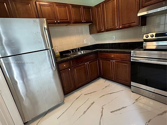 5th image of 616 SW 14th Ave