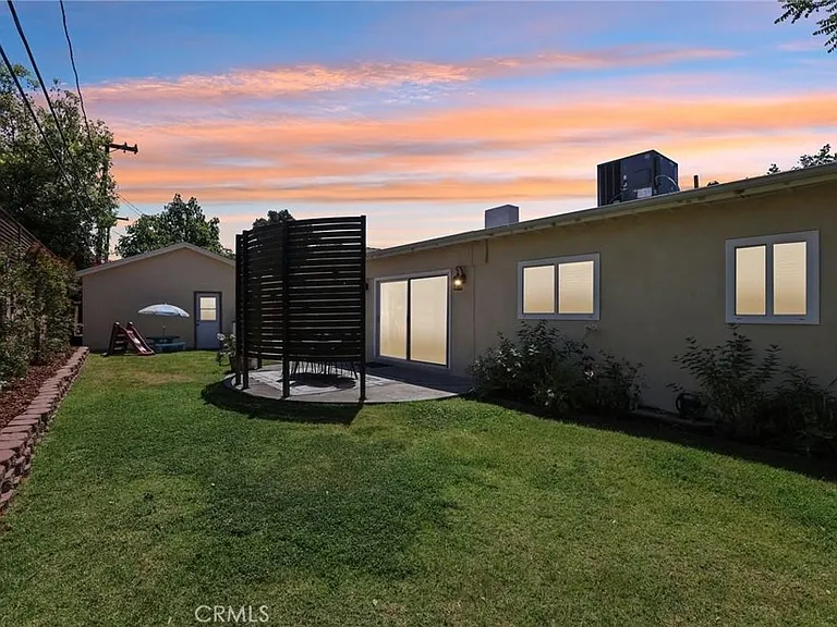 16729 Archwood St — Photo 31