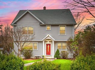 25 Waverly Pl, Valhalla, NY 10595