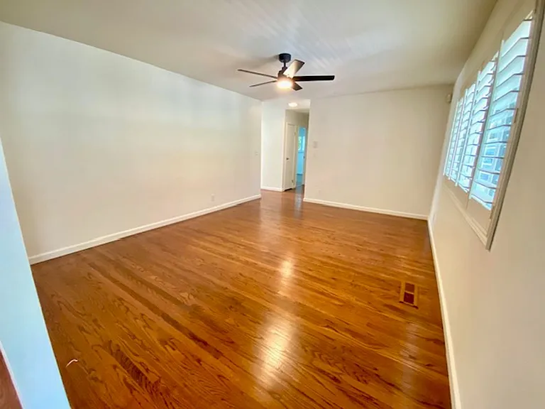 363 Helen Way — Photo 13