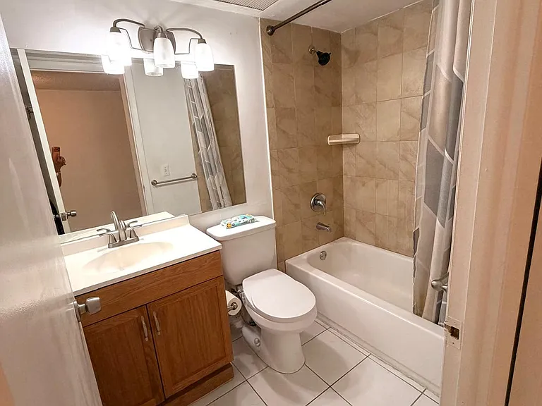 17830 W Dixie Hwy — Photo 20