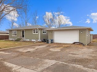 215 Spurling St, Hysham, MT 59038