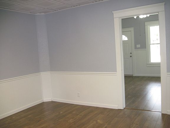5th image of 810 E Ellis St