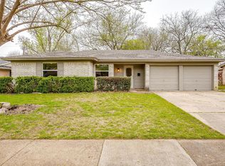 233 NW Suzanne Ter, Burleson, TX 76028
