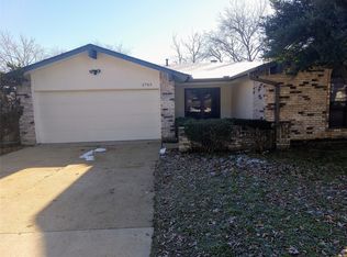 2703 Concord Dr, Arlington, TX 76014