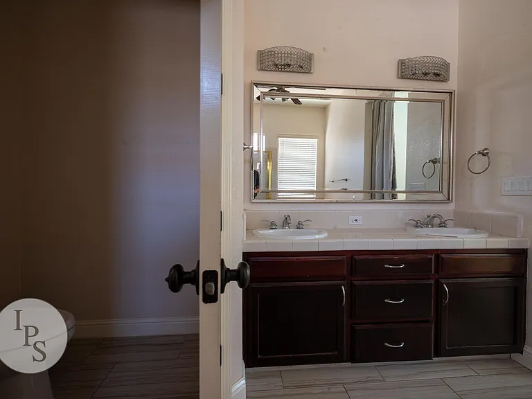 2389 Prescott Ave — Photo 28