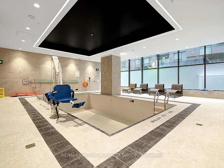 340 Queen St #1302 — Photo 47