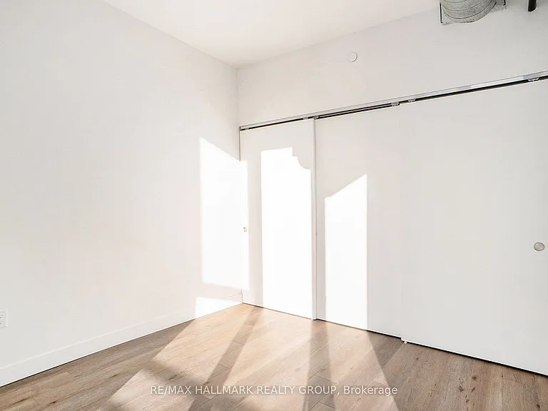 10 James St #11 — Photo 9