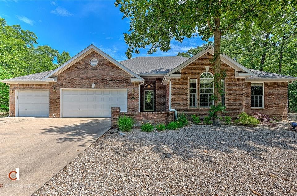 1st image of 73 Branchwood Dr