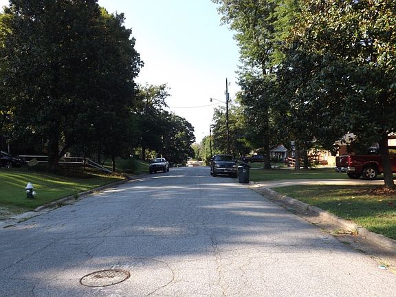 5th image of 708 Mobile St