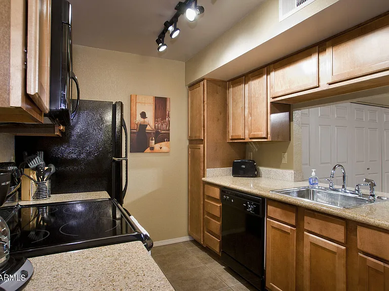 3500 N Hayden Rd #811 — Photo 5