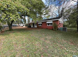 2723 Oaktree Ln NW, Huntsville, AL 35810