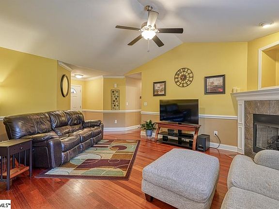 5th image of 427 Gibbs Village Ln