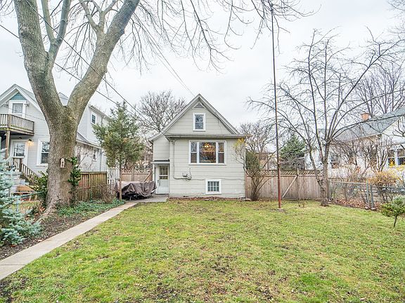 3rd image of 138 Rockford Ave